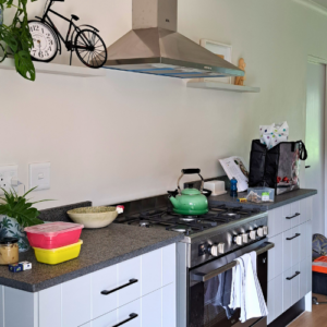 Lovey tounge and groove ducco painted kitchen in pastal colour