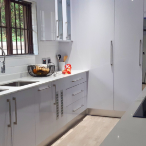 A minimilistic modern kitchen with a Supagloss finish