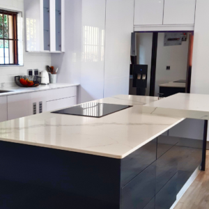 Modern Supagloss, two tone kitchen